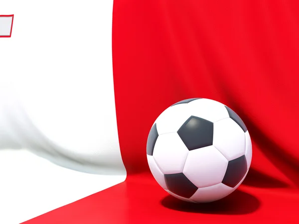 Malta bayrağı önünde futbol ile — Stok fotoğraf