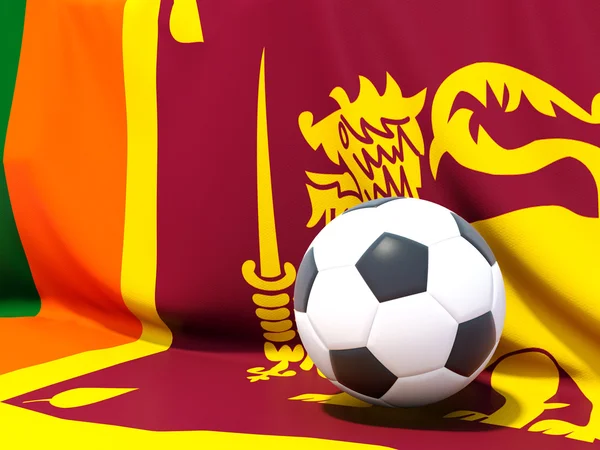Флаг Шри-Ланки с футболом перед ним — стоковое фото