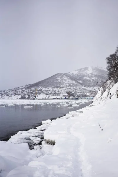 Petropavlovsk Kamchatsky Ciudad Invierno Con Tiempo Nevado Península Kamchatka Rusia — Foto de Stock