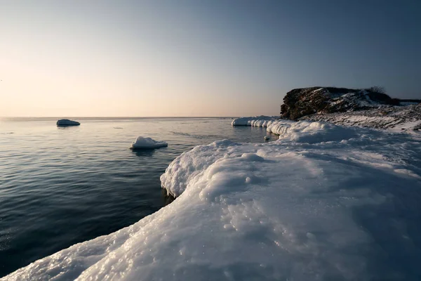 朝早くのウラジオストクの冬の風景 — ストック写真