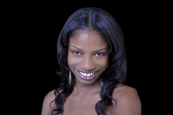 Blote schouder portret mager jonge zwarte vrouw — Stockfoto