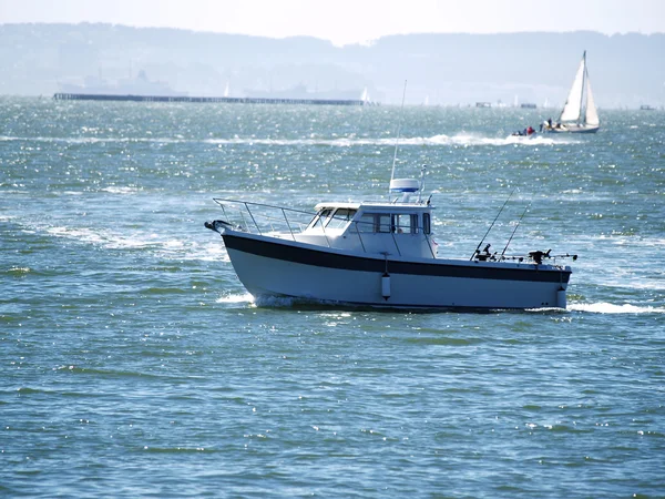 Sportfischerboot in der Bucht von San Francisco — Stockfoto