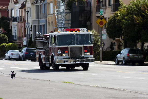 San Francisco Firetruck Going to Call Lights — Stock Photo, Image