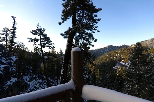 Snow Mountains South Lake Tahoe Area Green Trees Blue Sky — Stock Photo, Image