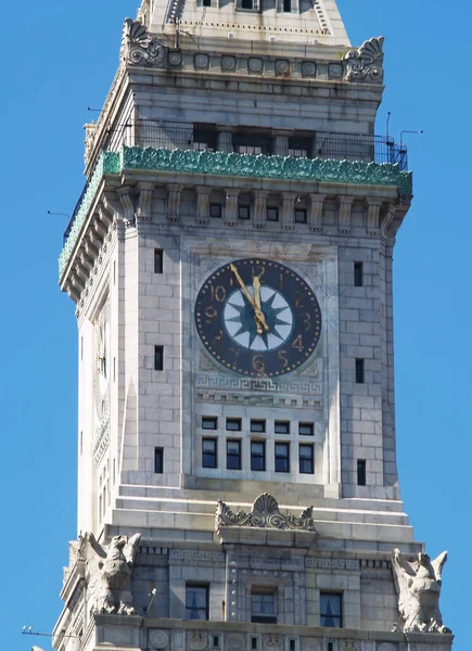 Годинник Демонструє Майже Noon Custom House Tower Boston Blue Sky — стокове фото