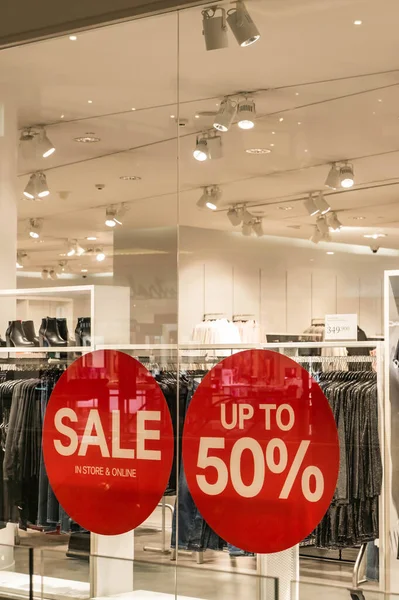 Big Sale Nálepka Vnější Straně Fashion Store Windows — Stock fotografie