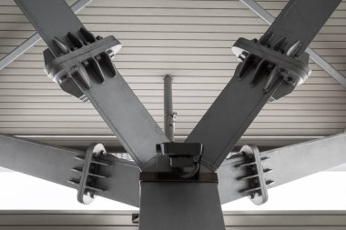 Roof steel pole joint design structure