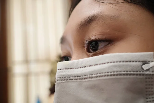 Gros Plan Profil Latéral Visage Une Adolescente Asiatique Portant Masque — Photo