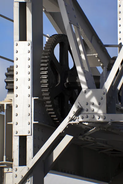 Hijs-of hefgereedschap van een oude brug — Stockfoto