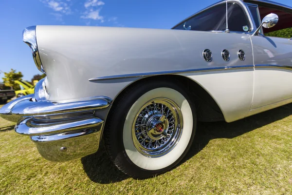 Gold Coast, QLD - 16 SETTEMBRE: Chevy Corvettes e altri in mostra al Gold Coast "Corvettes on Display" salone dell'auto d'epoca al Gold Coast QLD, Australia 16 settembre 2013 — Foto Stock