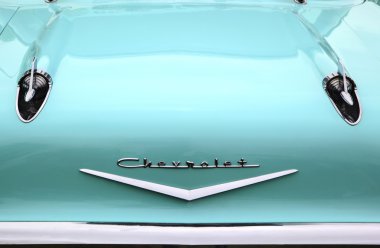 eski model araba gösterisi