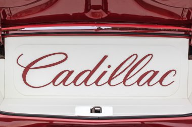 eski model araba gösterisi