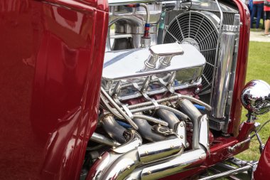 eski model araba gösterisi