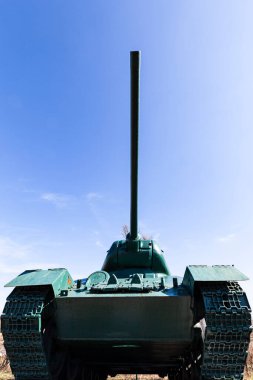 T-34 76. Dünya Savaşı 'ndan kalma 76.2 mm (3 in) hızlı tank topu, T3476 Sovyet İkinci Dünya Savaşı' ndan kalma orta sınıf bir tanktır..