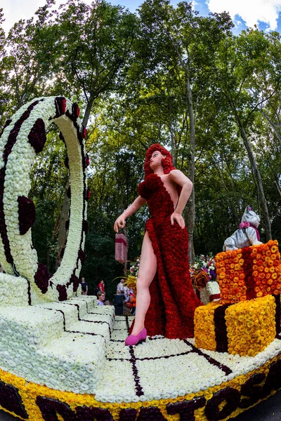 Debrecen Hungary August 2021 Flower Festival Giant Sculptures Compositions Made — Stock Photo, Image