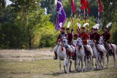 Pkozd, Macaristan - 29 Eylül 2019: Macaristan 'da 1848 tarihli Bağımsızlık Savaşı' nda savaşan tanımlanamayan yeniden canlandırmacılar. O savaş kazanıldı. Ama özgürlük kısa ömürlüydü. 