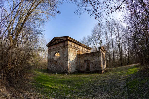 Classical Ruin Countryside Forest — Foto Stock