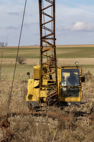 Abundante Grúa Móvil Vieja Oxidada Que Queda Campo — Foto de Stock