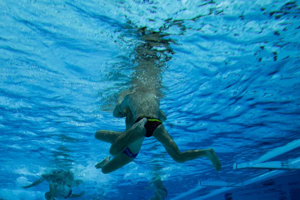 Atletas Polo Aquático Vistos Debaixo Água Desporto Aquático — Fotografia de Stock