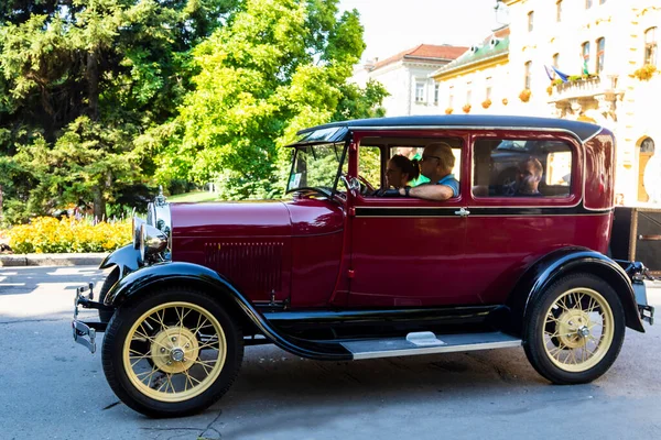 Августа 2022 Года Фестиваль Задних Винтажных Автомобилей Мотоциклов Числе Бывших — стоковое фото