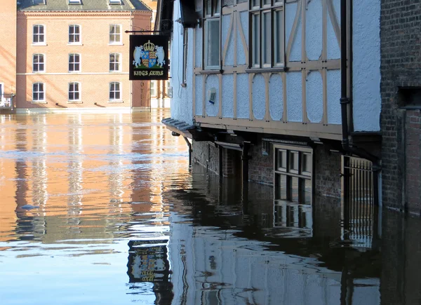 Översvämmade york stad gata — Stockfoto