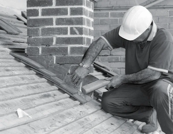 Trainee roofer — Stock Photo, Image