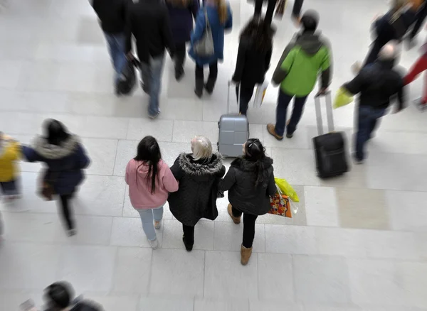 Shoppers in Mall — Stock Photo, Image