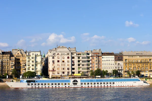 Budapest junto al río Danubio — Foto de Stock