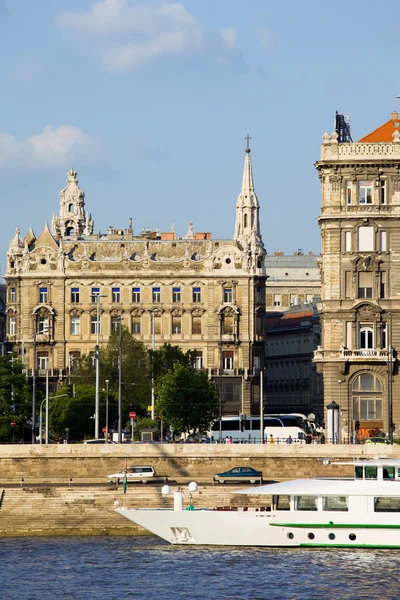 Huurkazerne huis in Boedapest — Stockfoto