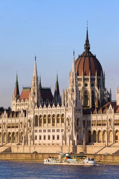 Parliament Building in Budapest — Stock Photo, Image