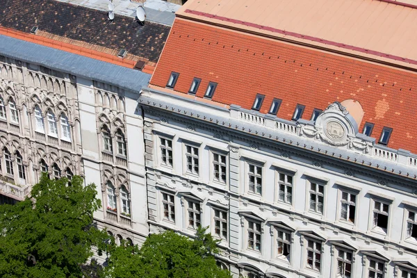 Edificios históricos de apartamentos en Budapest — Foto de Stock