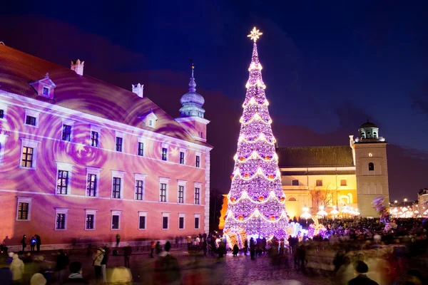 Julgran i gamla stan i Warszawa — Stockfoto