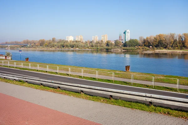 Varsóvia ao longo do rio Vístula — Fotografia de Stock