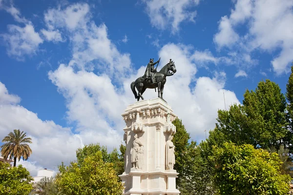 Pomnik na placu plaza nueva w Sewilli — Zdjęcie stockowe