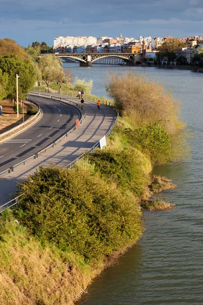 Sevilla a folyó — Stock Fotó