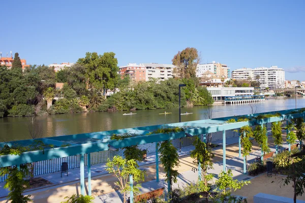 Strandpromenade in Sevilla — Stockfoto