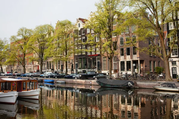 Amsterdam Houses along the Singel Canal — Stock Photo, Image