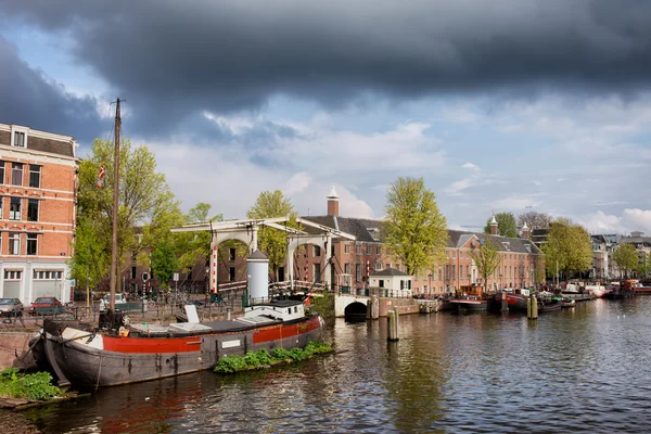 Amstel River Waterfront in Amsterdam — Stock Photo, Image