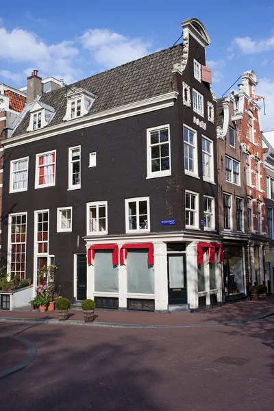 Tradiční domy v Amsterdamu — Stock fotografie