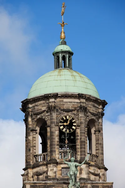 在阿姆斯特丹的皇家宫殿的塔 — 图库照片