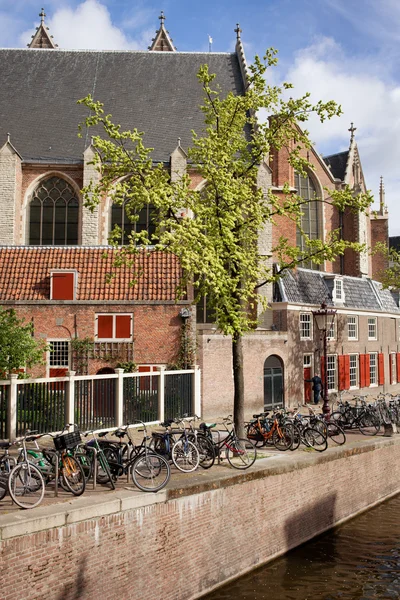 Oude Kerk w Amsterdamie — Zdjęcie stockowe