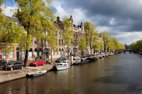 Springtime i amsterdam — Stockfoto