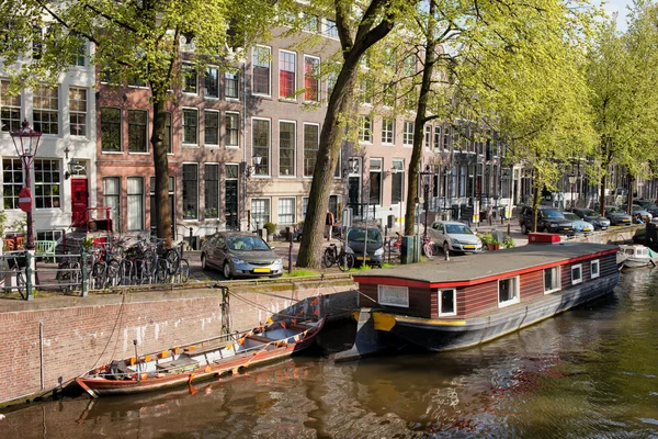 Amsterdam kanaal waterkant — Stockfoto