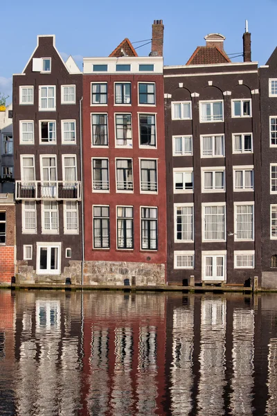 Maisons rangées à Amsterdam — Photo