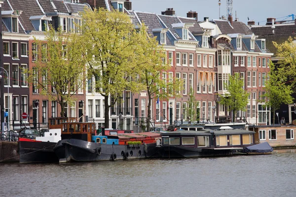 船屋和阿姆斯特丹的房子 — 图库照片