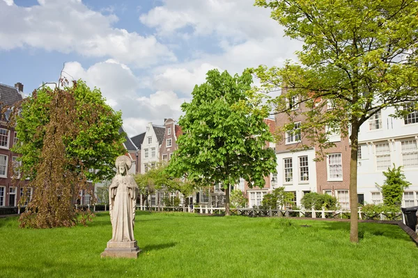 Pátio Begijnhof em Amsterdã — Fotografia de Stock