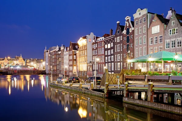 Město amsterdam v noci — Stock fotografie
