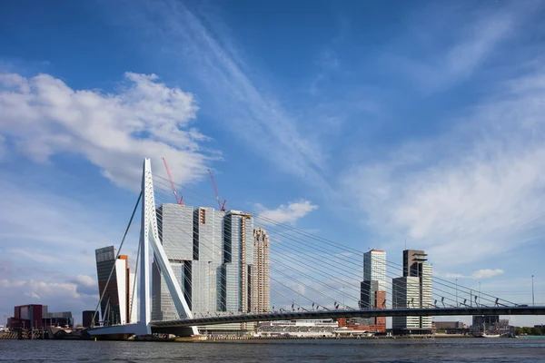 Staden rotterdam centrum skyline — Stockfoto