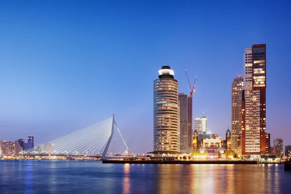 Stadt Rotterdam Skyline am Abend — Stockfoto