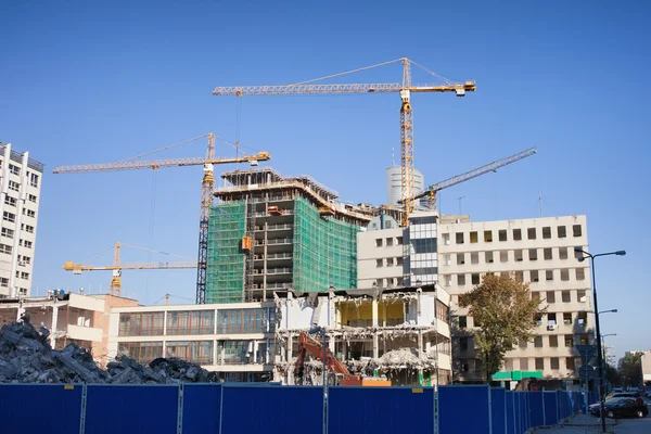 Construção e desconstrução em Varsóvia — Fotografia de Stock